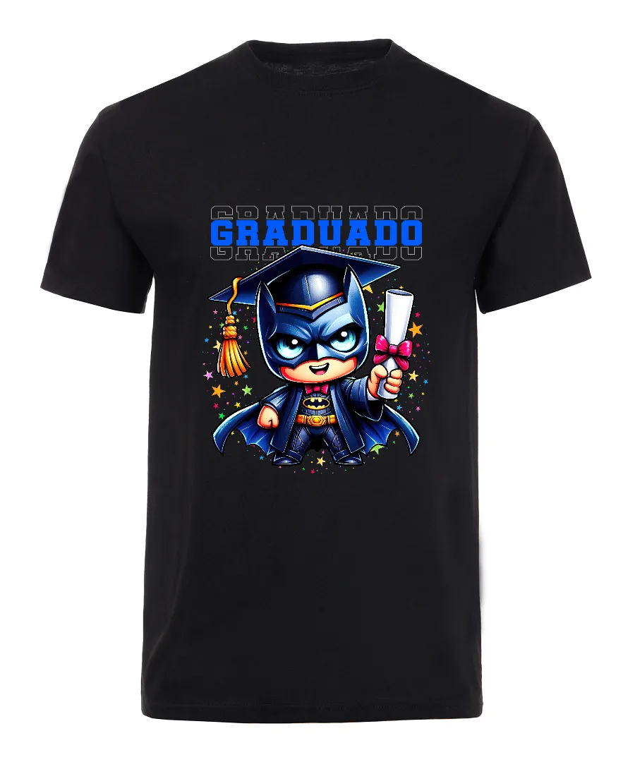 Playera con diseño Graduado heroico con capa y birrete